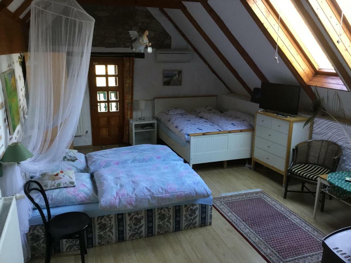 Villa-Magdi Vendeghaz Révfülöp 外观 照片