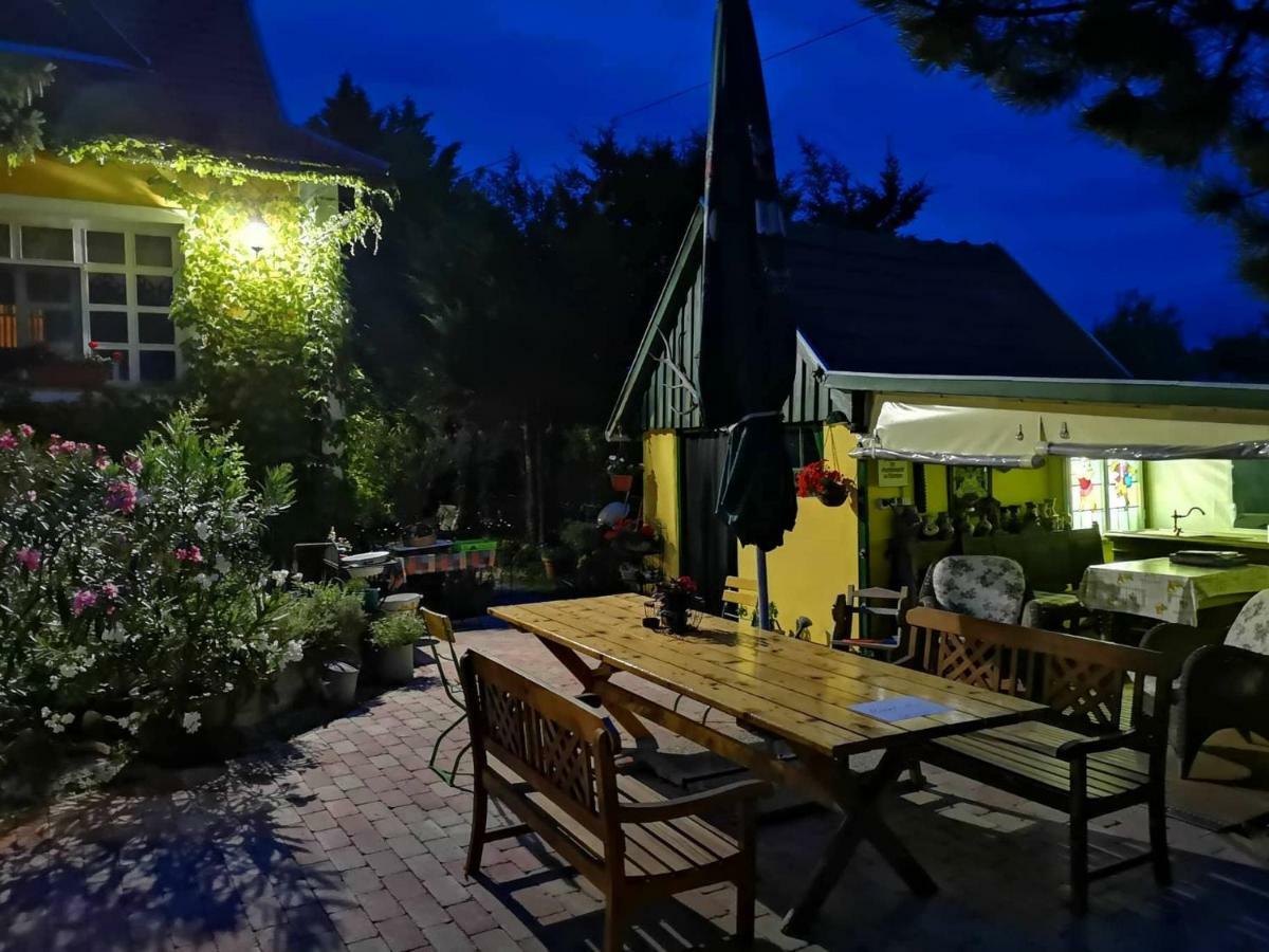 Villa-Magdi Vendeghaz Révfülöp 外观 照片
